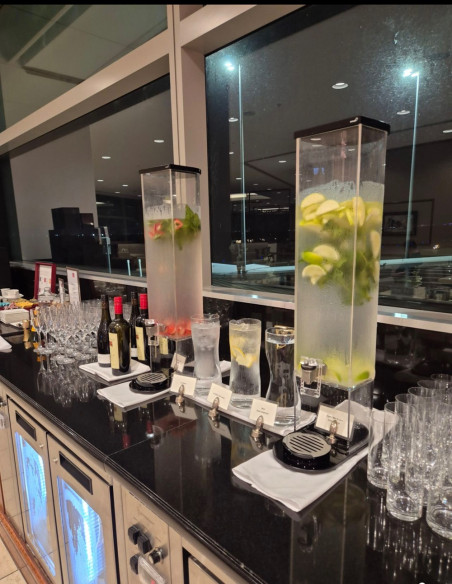 Dispensador de Bebidas Rosseto con Base Negra y Bandeja