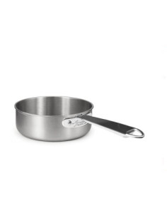 Cacerola baja en aluminio-inox triple acabado satinado, para inducción con un mango, diámetro 24 cm.