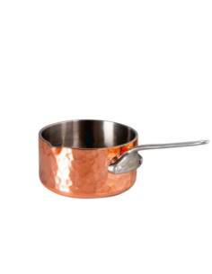 Cacerola de cobre martillado para servir, con pico a la derecha, un asa, diámetro 9 cm.